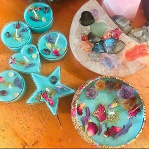 Hathor- Goddess Crystal Candle 4oz + 6 pack tea light